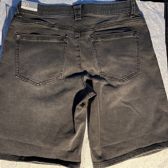 NWT!! Wit & wisdom shorts Sz 4 - Picture 3 of 3
